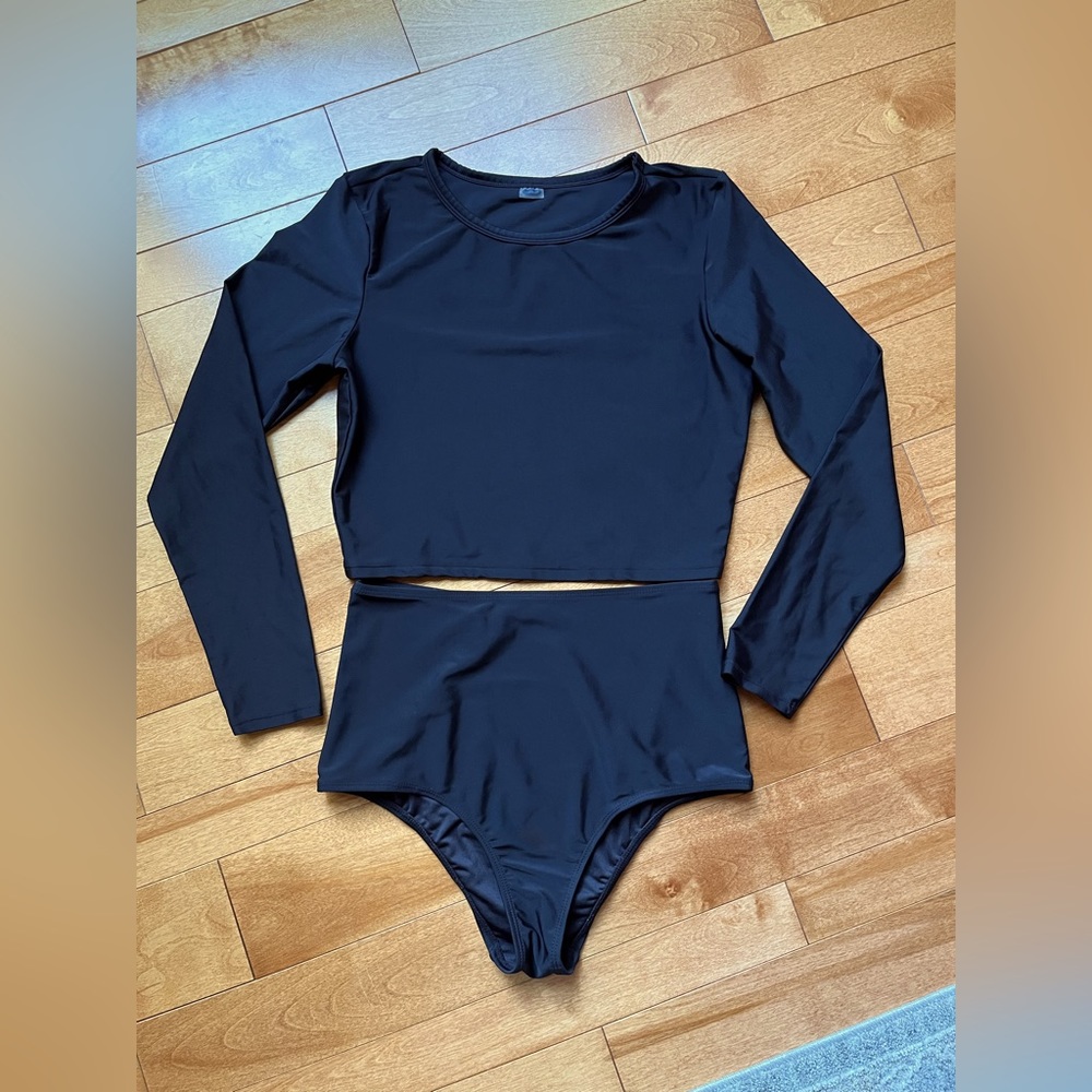 Old Navy Bikini Long Sleeve Cropped Rash-guard Top with High Waisted Bottom